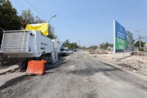 Construyen un par vial para desahogar el tránsito en la Avenida Aviación