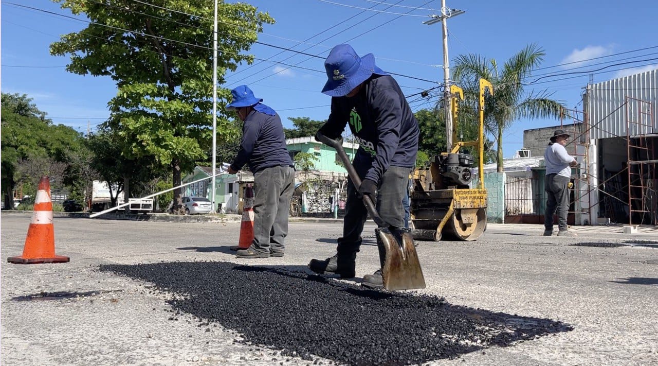 El Ayuntamiento de Mérida refuerza los trabajos de bacheo