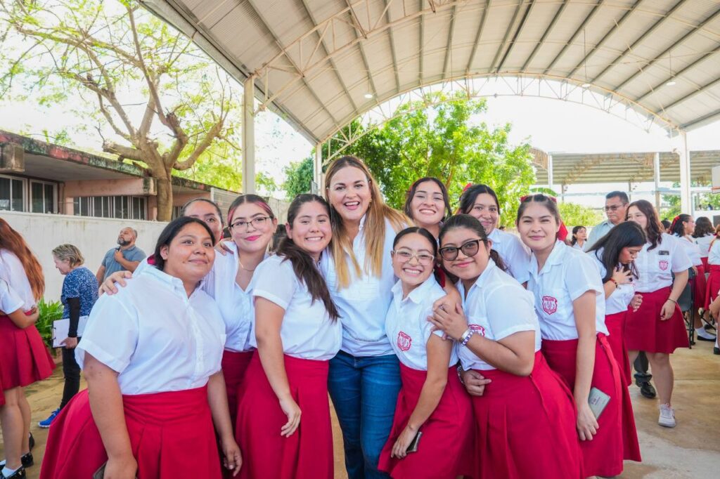 Programas municipales fortalecen a las mujeres de Mérida