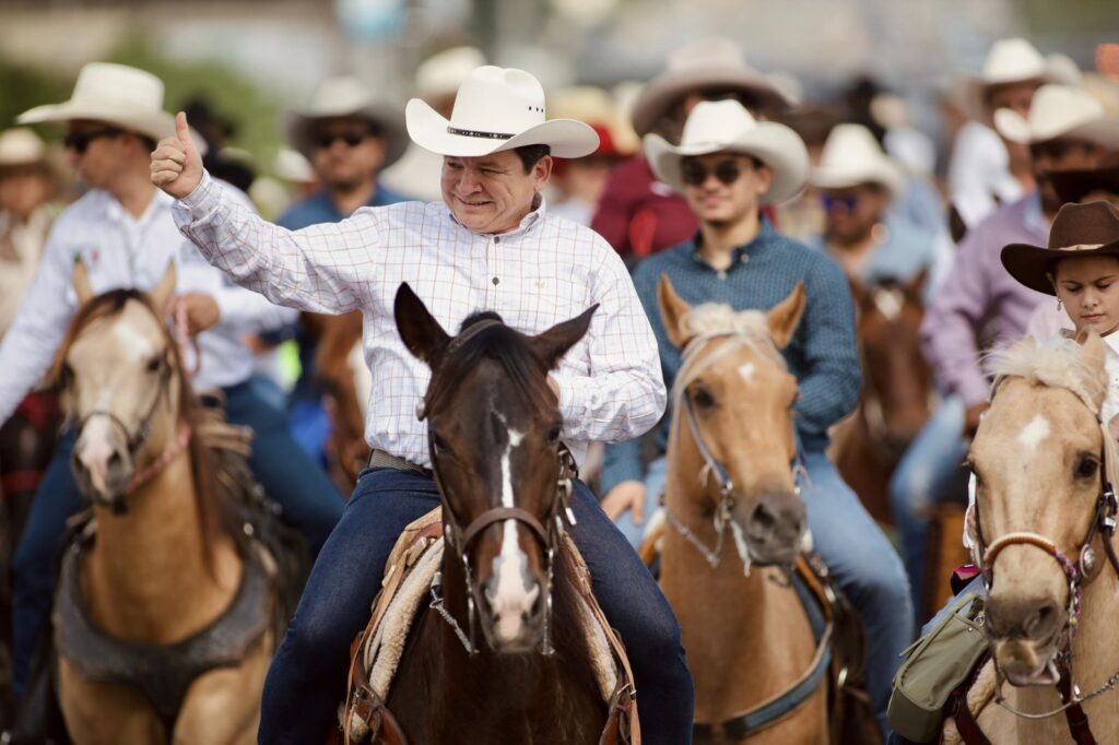 50 años de tradición: ¡Cabalgata en la Feria Xmatkuil!