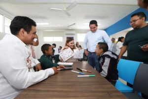 Educación para todos: Ludoteca y Academia de Inglés inauguradas