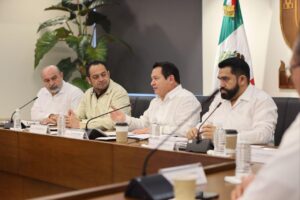 Presupuesto yucateco 2025 impulsa salud, educación y equidad