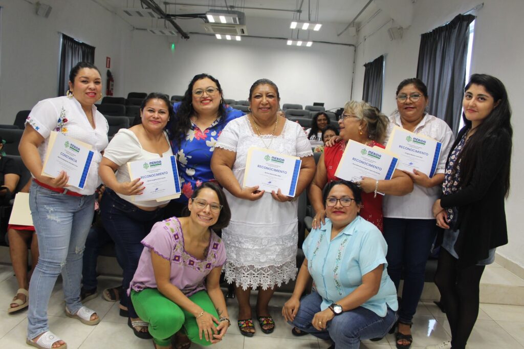 Ayuntamiento impulsa derechos y autonomía de mujeres en Mérida