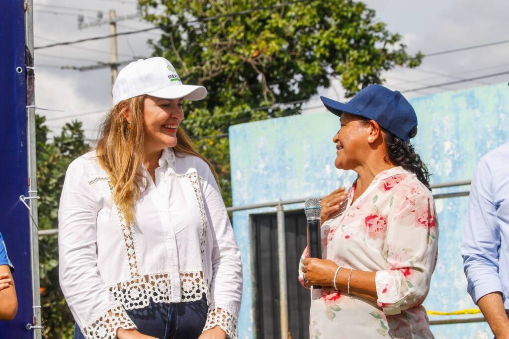 Cecilia Patrón transforma campos deportivos en el poniente