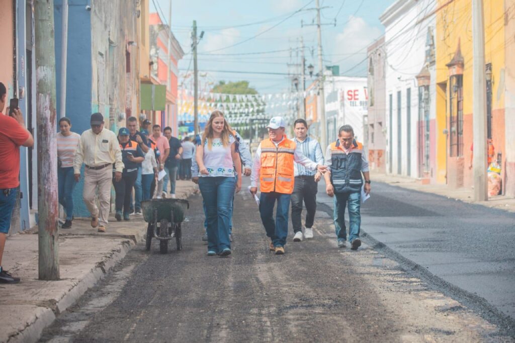 Reparación de calles mejora infraestructura urbana en Mérida