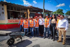 Bacheo transforma imagen y seguridad en colonias meridanas