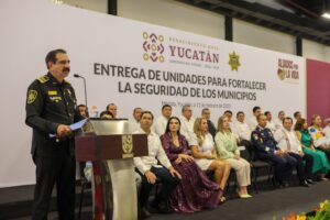 Entregan 169 patrullas para reforzar seguridad en municipios