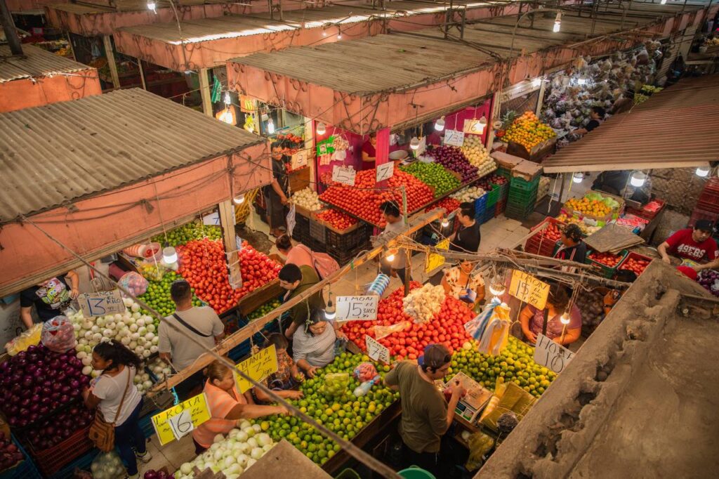 Mercado Lucas de Gálvez, más limpio para locatarios y clientes