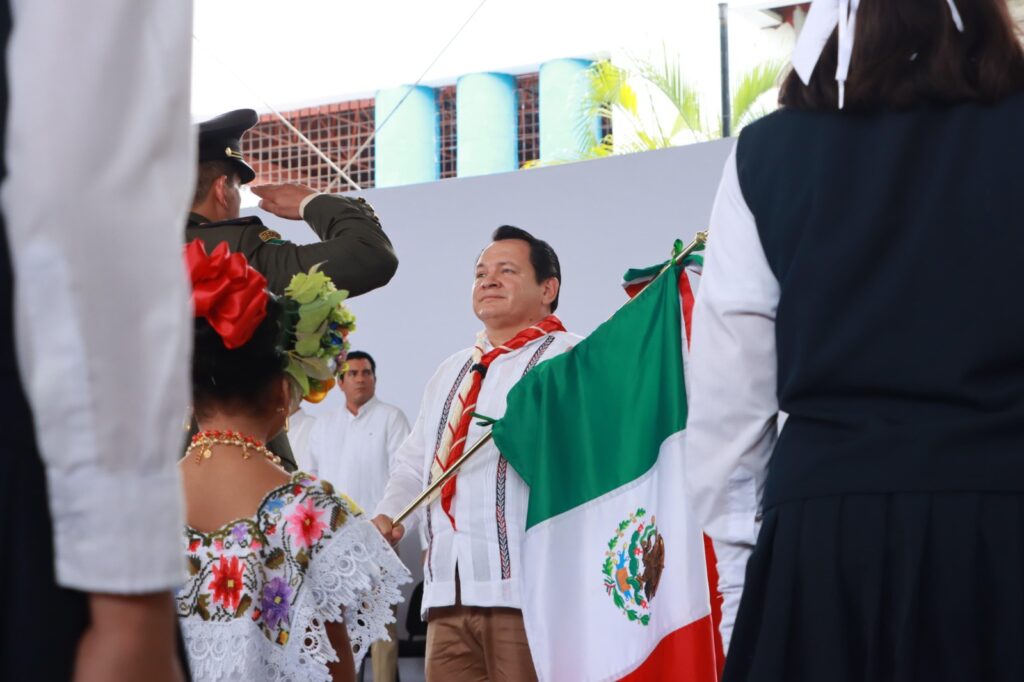 Renuevan juramento de lealtad a la patria en Yucatán