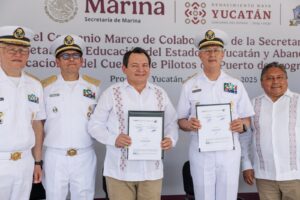 Díaz Mena y SEMAR firman acuerdo educativo