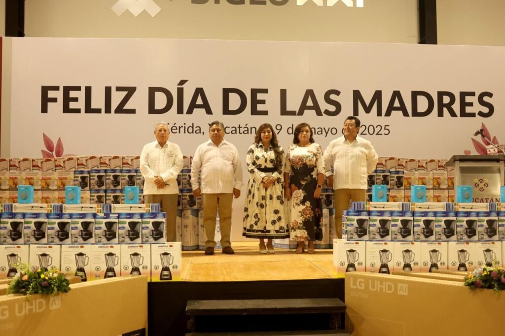 DIF y SEGEY agradecen a madres trabajadoras DIF y SEGEY agradecen a madres trabajadoras