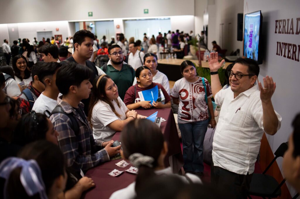 Yucatecos estudiarán en Canadá y EE.UU. con apoyo estatal Yucatecos estudiarán en Canadá y EE.UU. con apoyo estatal