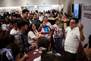 Yucatecos estudiarán en Canadá y EE.UU. con apoyo estatal