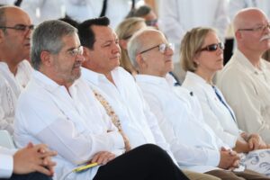 Embajadores conocen potencial del Puerto de Progreso