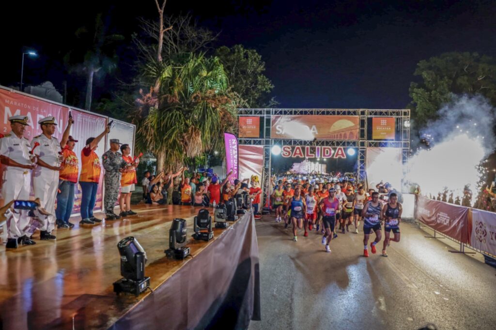 Reconocen a atletas del Maratón de la Marina Reconocen a atletas del Maratón de la Marina