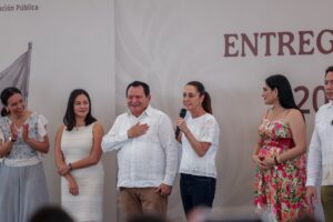 Claudia Sheinbaum refuerza educación en comunidades de Yucatán