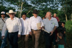 Invierten 12 mdp en riego y caminos rurales