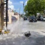 Fuga de agua en Pensiones por obra municipal