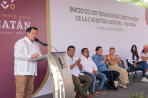 Díaz Mena promete más obras para el oriente yucateco