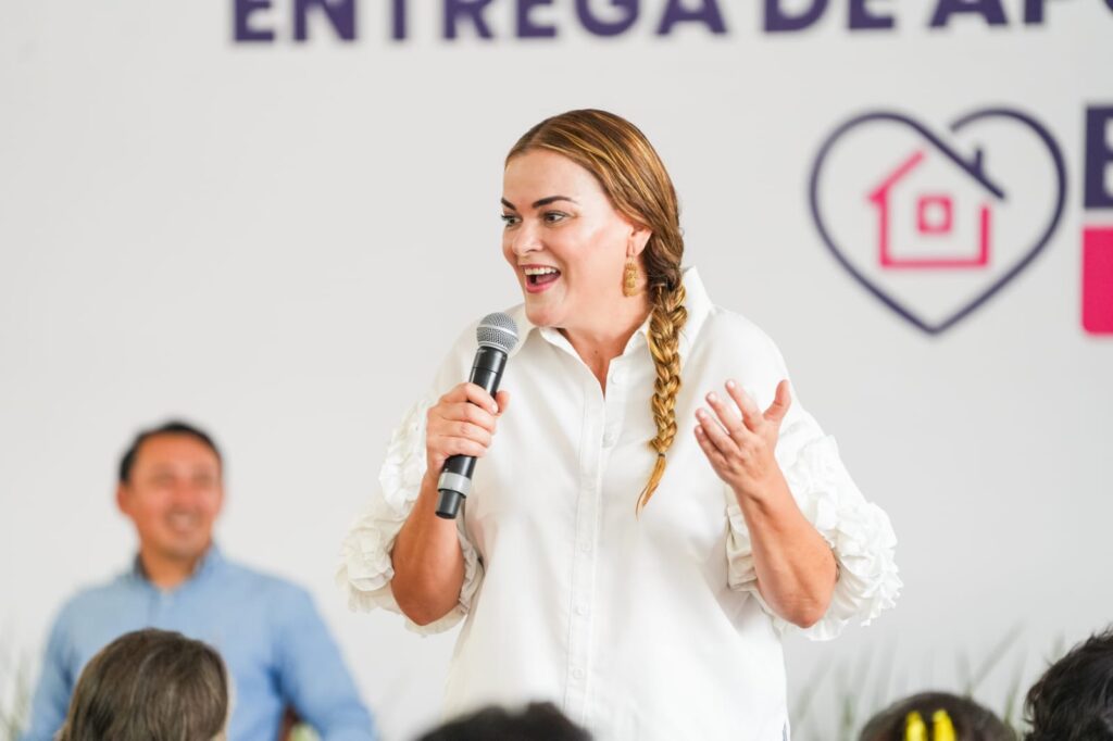 Ayuntamiento mejora casas de adultos mayores en el sur