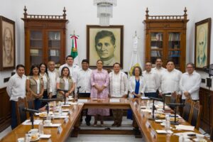 Instalan órgano estatal para coordinar salud en casa