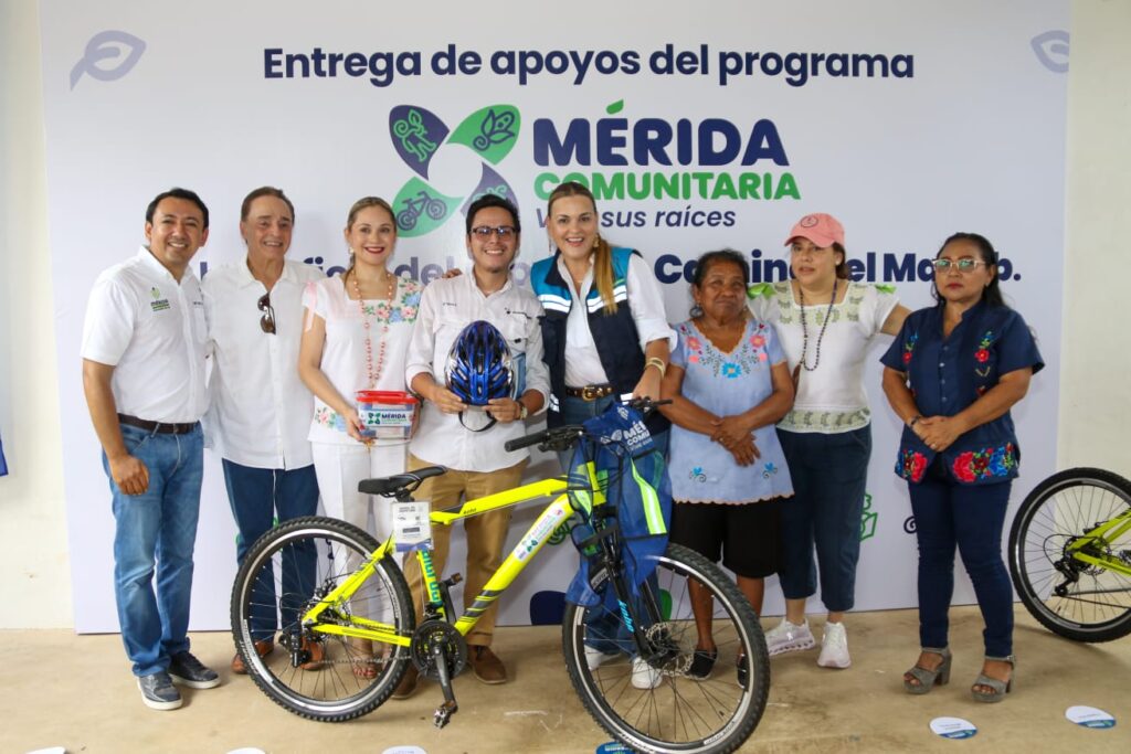 Entrega de equipo para potenciar Camino del Mayab
