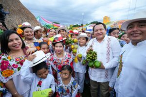 Díaz Mena reafirma compromiso con juventudes de Yucatán
