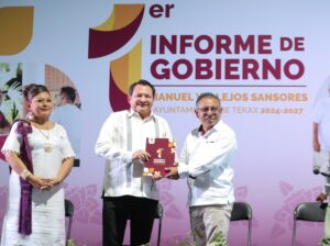 Díaz Mena acompaña informes de Tekax y Tahdziú