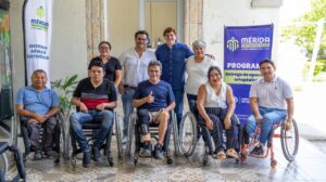 Mérida entrega sillas de ruedas para independencia laboral