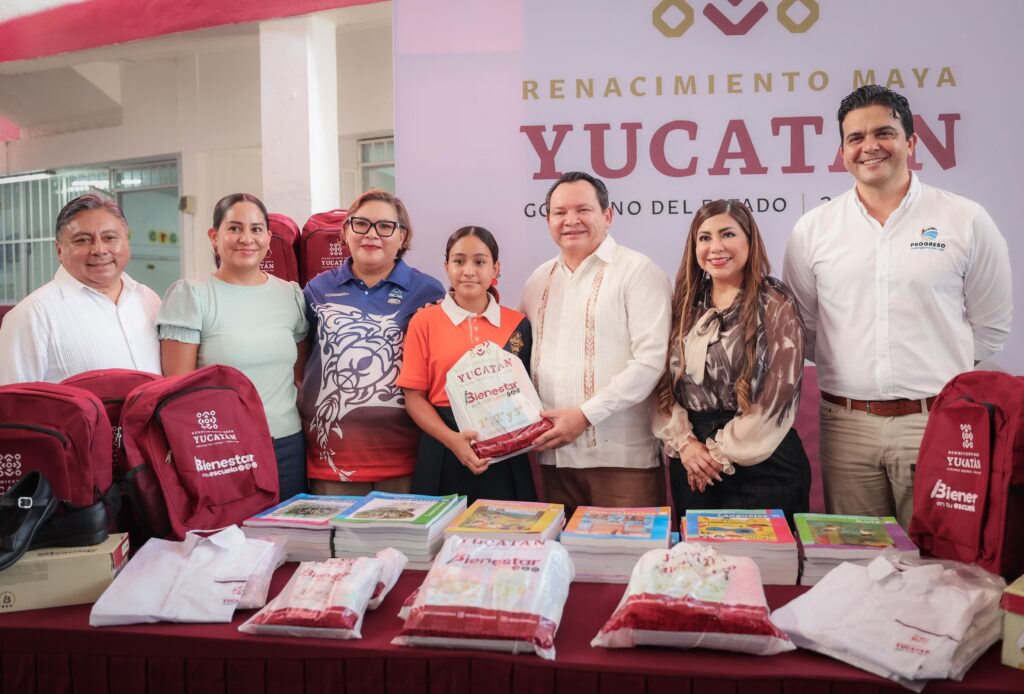 Díaz Mena impulsa educación con obras escolares en Yucatán
