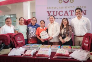Díaz Mena impulsa educación con obras escolares en Yucatán