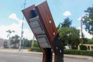 Nuevo sistema eléctrico beneficia a comerciantes del parque