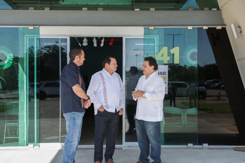Yucatán y Campeche coordinan apoyo a familias de víctimas
