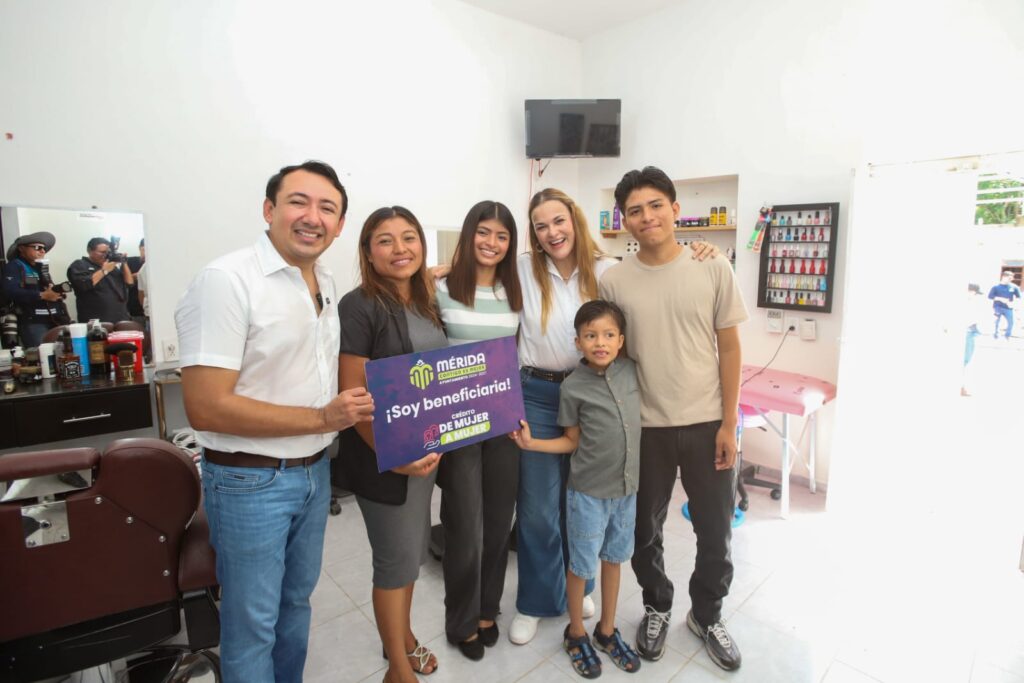 Cecilia Patrón apoya a mujeres con créditos productivos