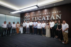 Díaz Mena escucha inquietudes del sector hotelero