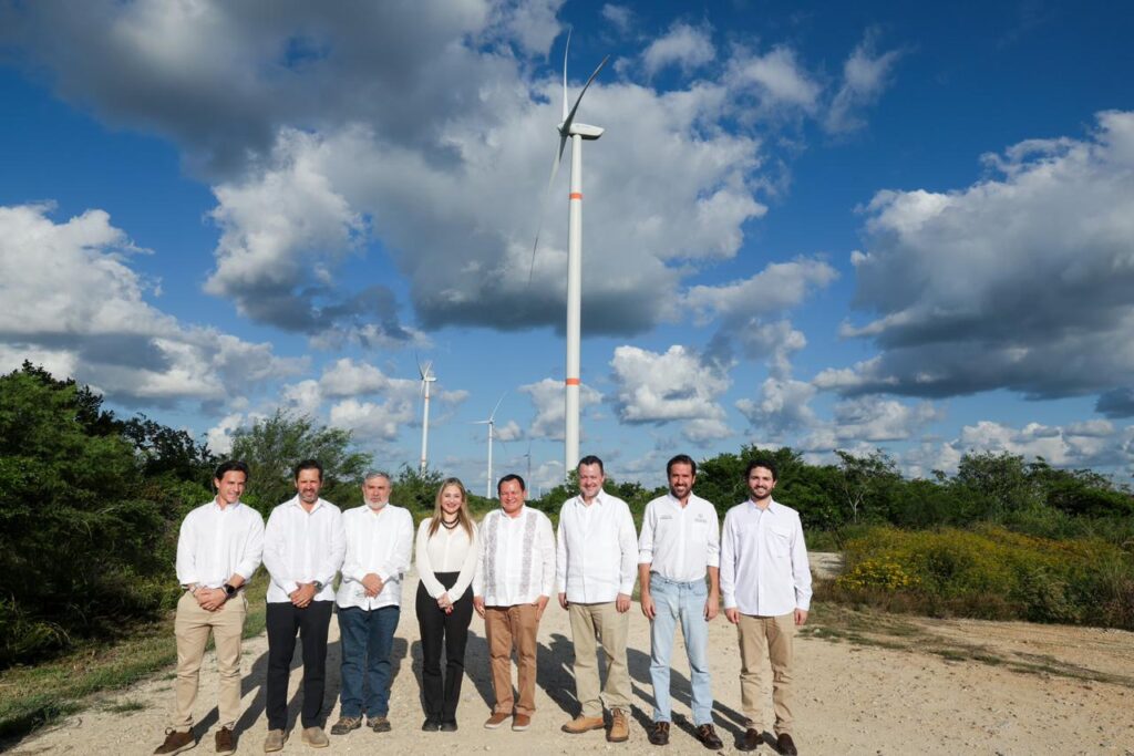 Díaz Mena presenta clúster solar de 73 megawatts