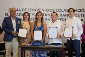 Díaz Mena fortalece atención médica con convenio de tejidos