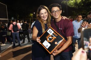 Cecilia Patrón fortalece seguridad vial con cascos certificados DOT