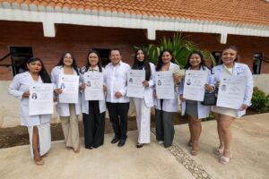 Egresados de Medicina UBBJG tendrán prioridad laboral