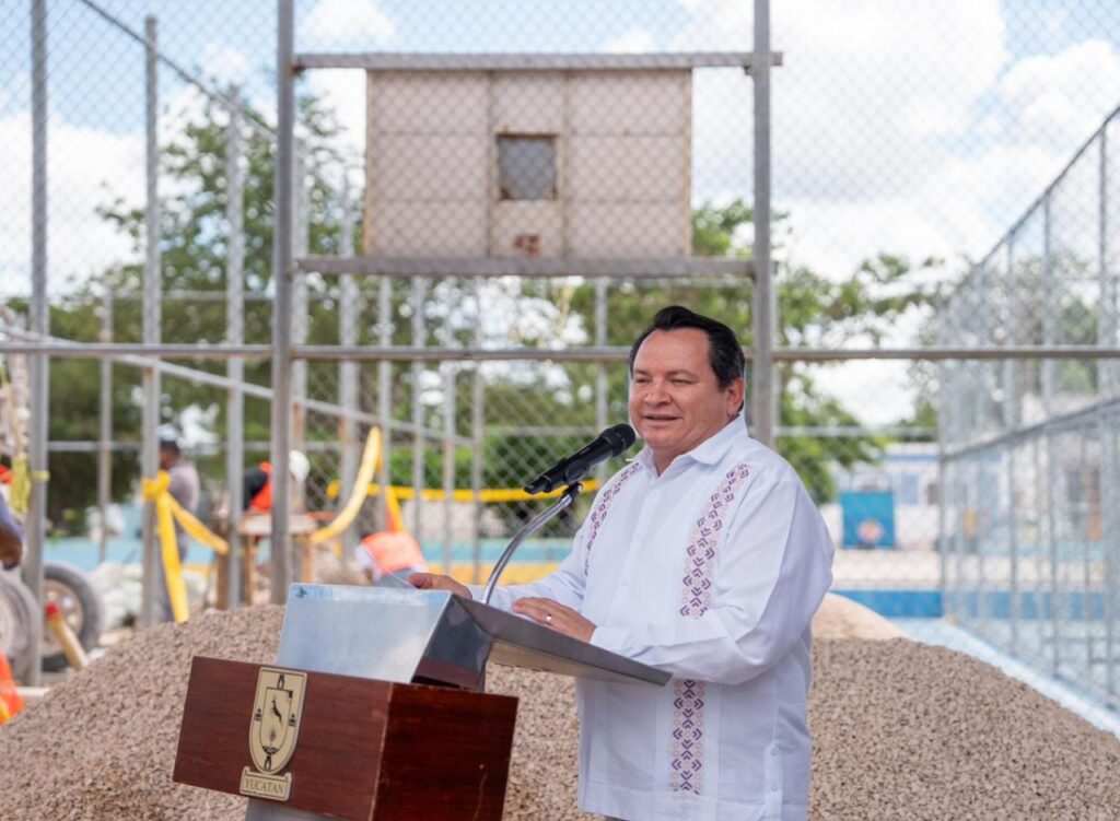 Díaz Mena atiende solicitud ciudadana en Azcorra