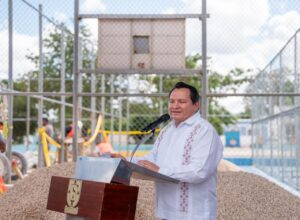 Díaz Mena atiende solicitud ciudadana en Azcorra