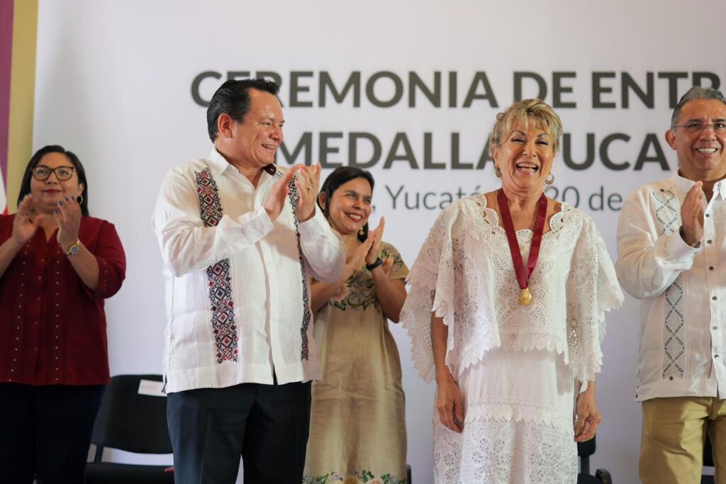 Otorgan la Medalla Yucatán a Maricarmen Pérez