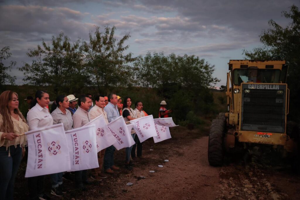Díaz Mena impulsa camino hacia Oxkintok