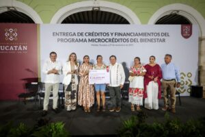 Díaz Mena impulsa negocios con Microcréditos a tasa cero