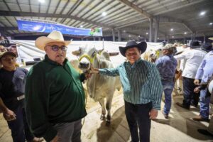 Díaz Mena impulsa ganadería en Feria de Tizimín