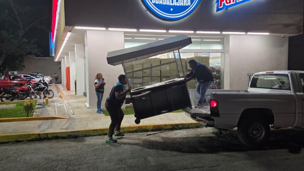 Treces operativos ordenan comercio informal en Mérida