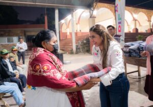 Cobertores para prevenir riesgos por frío en Yucatán