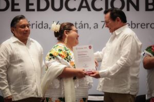 Educación básica recibe nuevas plazas laborales
