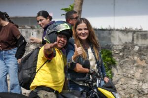 Rehabilitan calles en colonias del poniente de Mérida