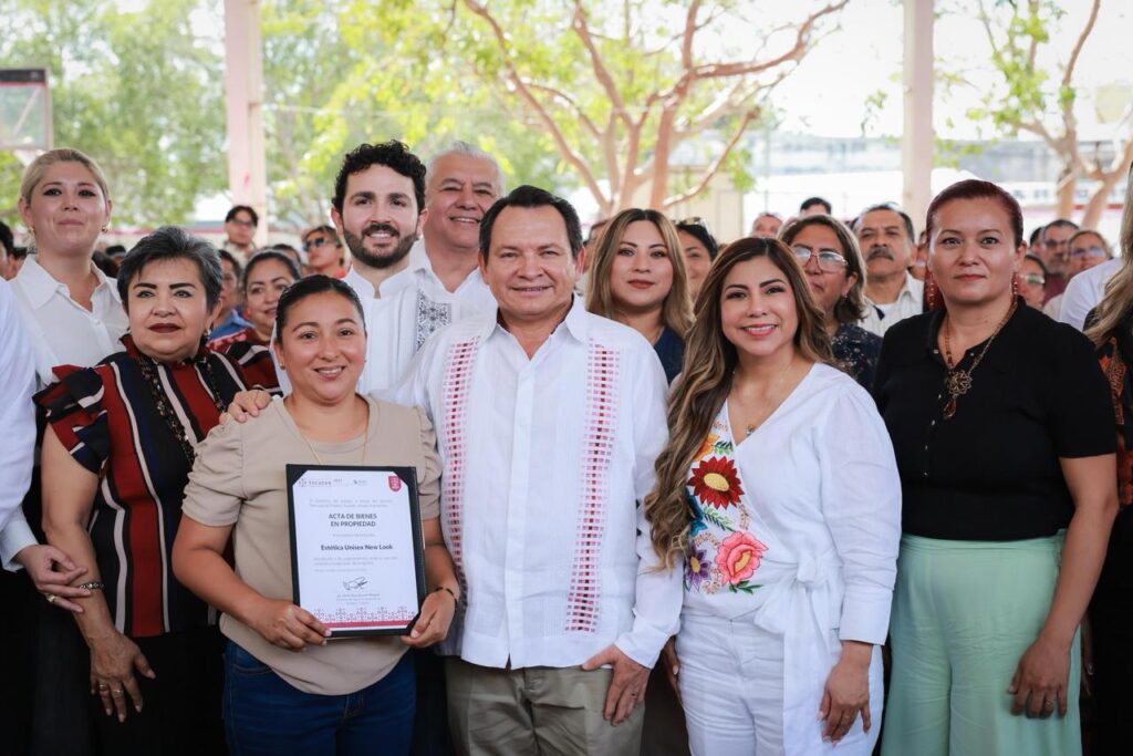 Díaz Mena apoya emprendimientos con maquinaria y equipo